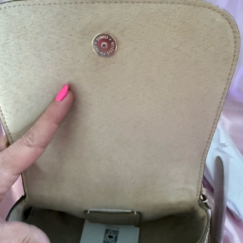 💛New Coach Gold Crossbody Bag with Shimmery Finish💛 - Picture 5 of 9